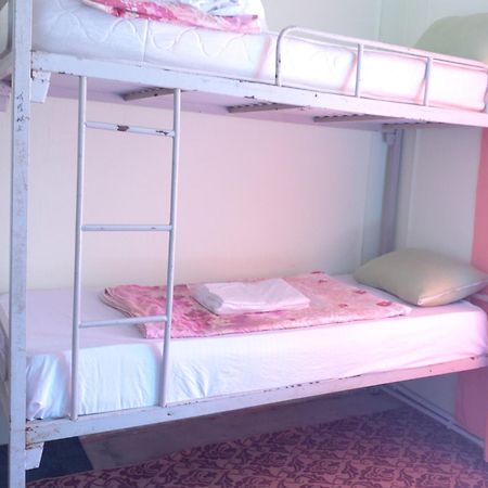 Canal Hostel Шеки Экстерьер фото